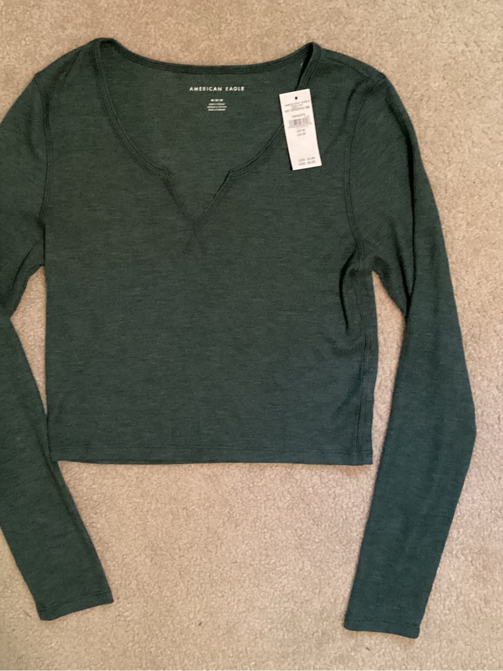 American Eagle Outfitters NWT Ladies V-Neck Lightweight Thermal Top Size M